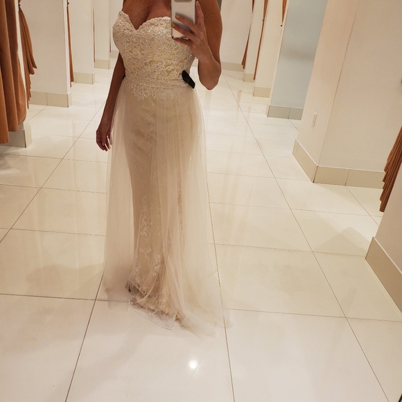 Wedding Dress - Picture 2 of 5